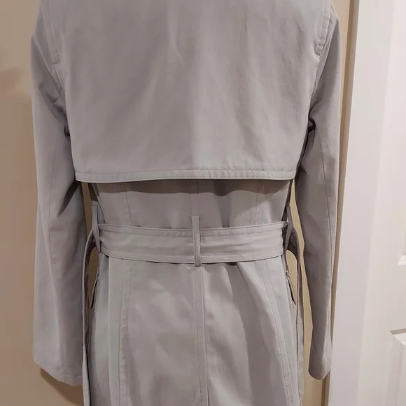 Light Weight Trench - Picture 5 of 6